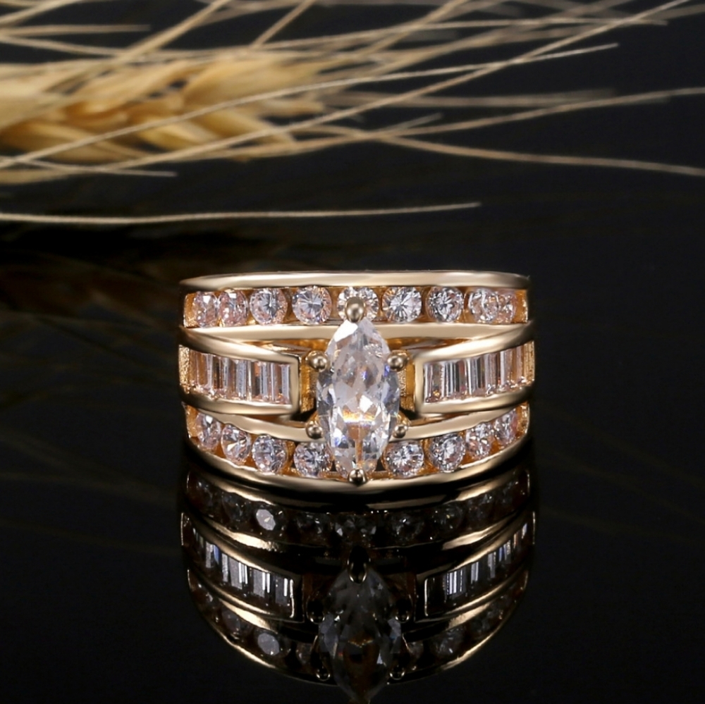 Beautiful Marquis Cubic Zirconia Gold Ring - Picture 7 of 7